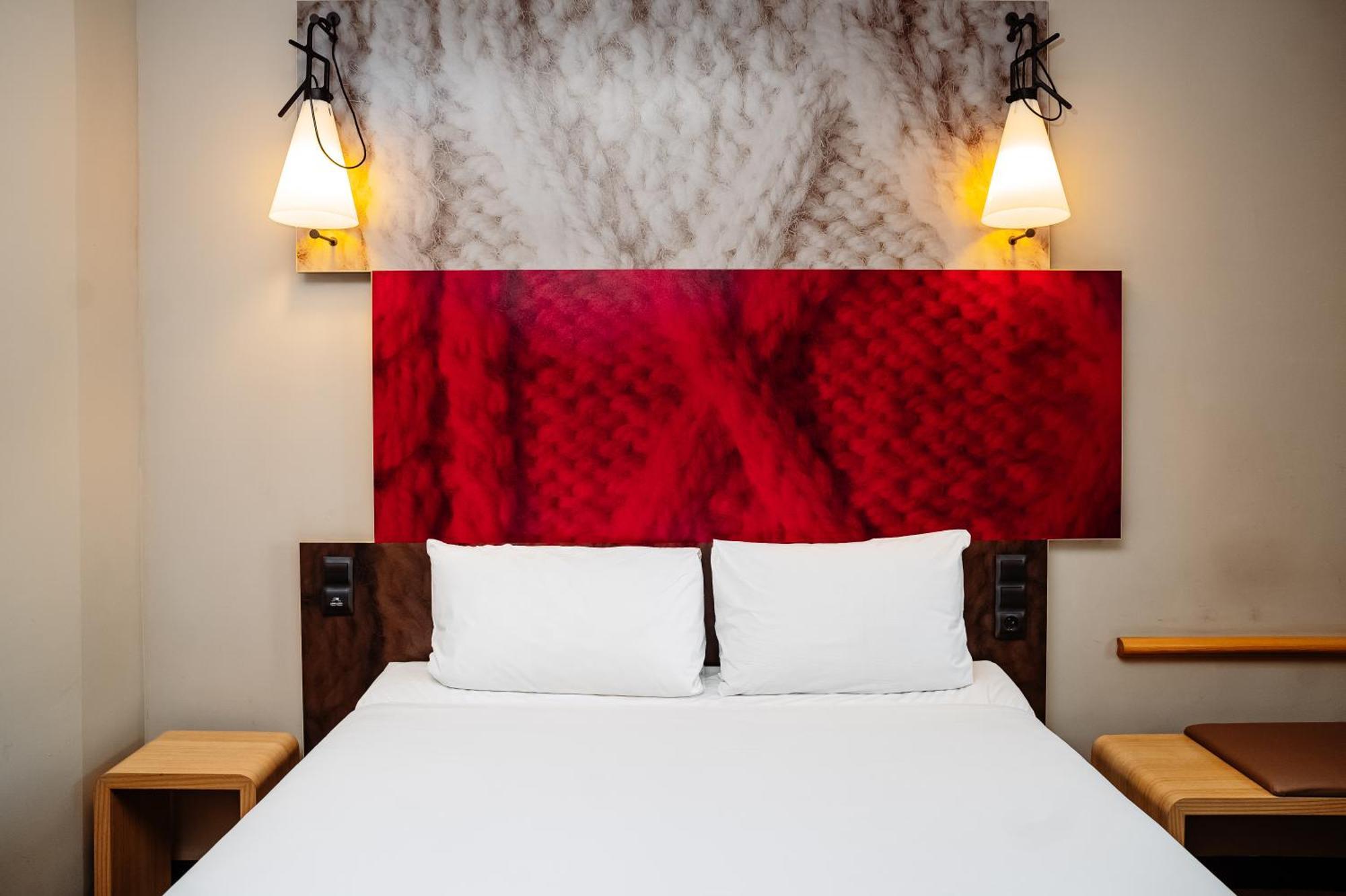 Ibis Aktobe Hotel Room photo