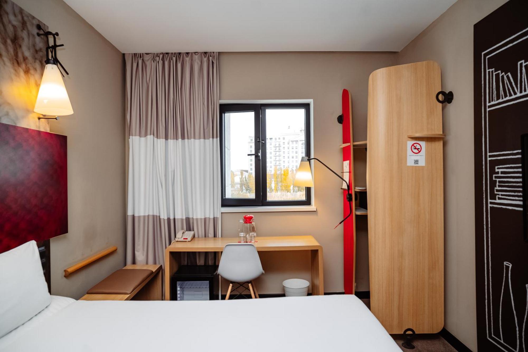 Ibis Aktobe Hotel Room photo